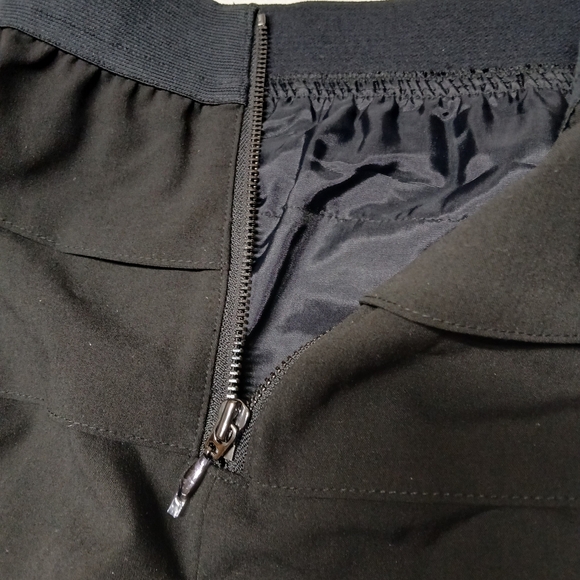 Nine West Suit Black Horizontal Ruffle Skirt Layered Tier Size 12 Elastic Waist - Picture 5 of 6